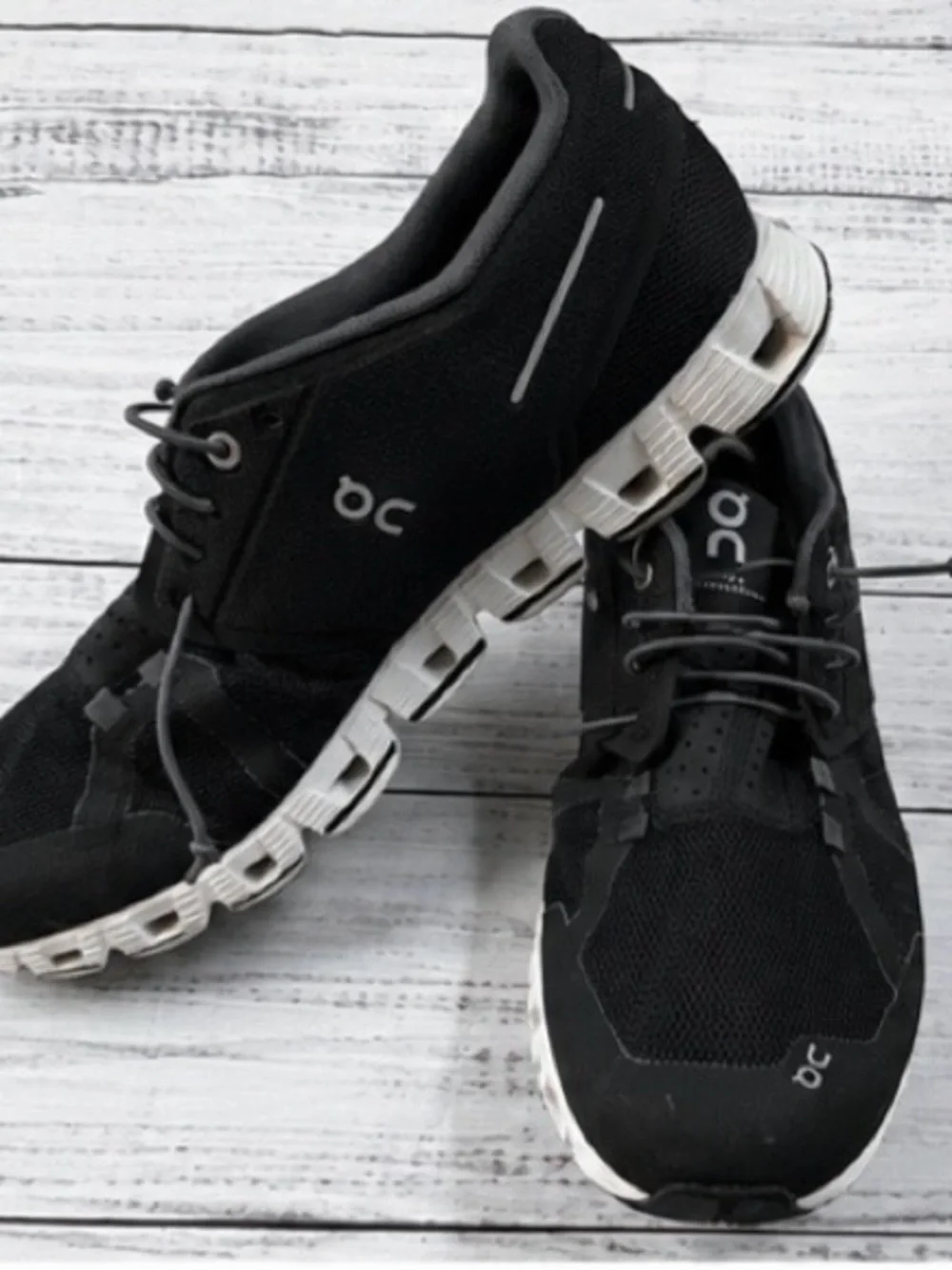 On Cloud Running Shoes Men’s Size 11 Black White EU 45